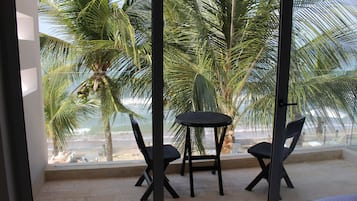 Deluxe Room, Sea View | Interior
