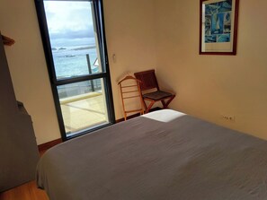 2 bedrooms, free WiFi, bed sheets - 3-room apartment, 63 m², with a 20 m² balcony-terrace. A breathtaking view of the sea. (Porspoder)