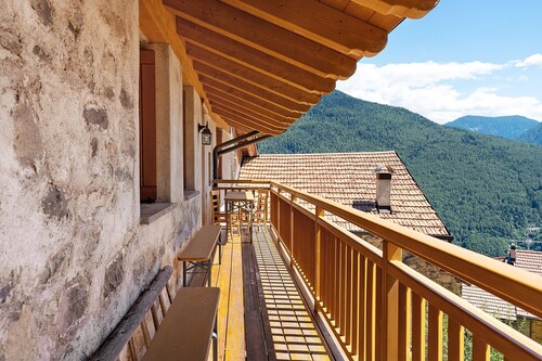 Apartment 'Maso Bornie Fior Di Melo' mit Bergblick, Gemeinschaftsterrasse und WLAN