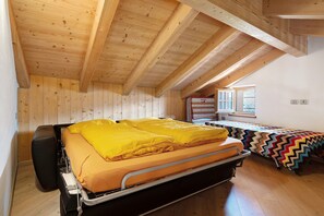 WiFi, bed sheets - Apartment 'Maso Bornie Fior Di Melo' with Mountain View, Shared Terrace and Wi-Fi (Altavalle)
