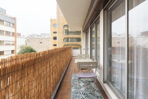 Outdoor dining - Charming family T4 with balcony in the 11th (Paris)
