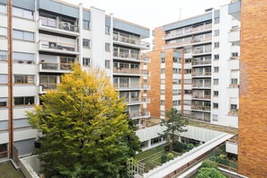 Exterior - Charming family T4 with balcony in the 11th (Paris)
