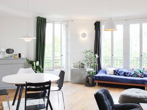 Living area - Cosy apartment - near Place de la Nation (Paris)