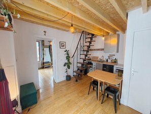 Dining - Gorgeous flat very close to Buttes-Chaumont (Paris)