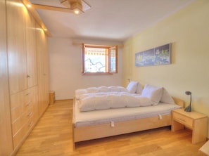 Internet - Aramis 1 # 6-bed apartment, Dusche und Bad, WC 6-Bettwohnung, Dusche und Bad, WC by Interhome (Leukerbad)