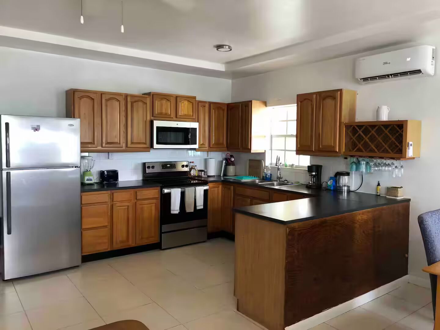 Coffee/tea maker, microwave, oven, stovetop