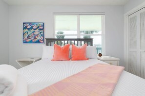 Iron/ironing board, free WiFi, bed sheets - Be A Nomad | 2BR Upper Unit | 2 Blocks to Neptune Beach (Neptune Beach)