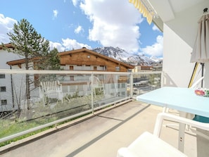 Outdoor dining - Viktoria A22 by Arosa Vacations Appartement/Fewo, Dusche und Badewanne, 3 Schlaf by Interhome (Arosa)