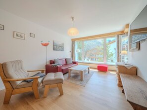 Living area - Viktoria A22 by Arosa Vacations Appartement/Fewo, Dusche und Badewanne, 3 Schlaf by Interhome (Arosa)