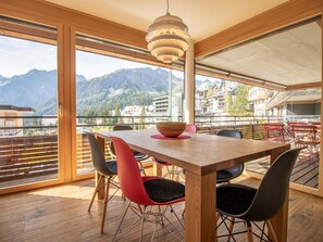 Outdoor dining - PlantA rosa by Arosa Holiday Appartement/Fewo, Dusche oder Bad, WC, 6-Bettwohnun by Interhome (Arosa)