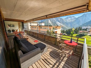 Outdoor dining - PlantA rosa by Arosa Holiday Appartement/Fewo, Dusche oder Bad, WC, 6-Bettwohnun by Interhome (Arosa)