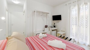 Room - Turri Manna Domo 2 with Private Semi-Covered Terrace, Wi-Fi and Air Conditioning (Turri Manna)