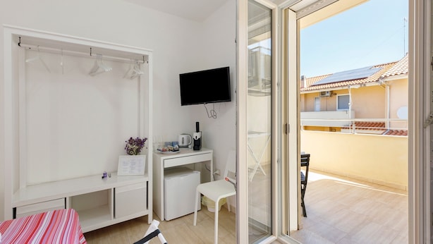 Room - Turri Manna Domo 2 with Private Semi-Covered Terrace, Wi-Fi and Air Conditioning (Turri Manna)