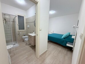 Bathroom - Guest House 'Turri Manna Domo 2' with Private Terrace, Wi-Fi and Air Conditioning (Turri Manna)