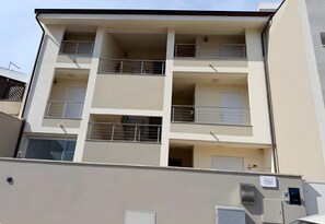 Exterior - Guest House 'Turri Manna Domo 5' with Balcony, Wi-Fi and Air Conditioning (Turri Manna)