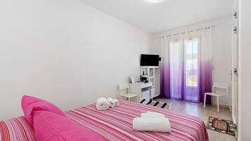 WiFi, bed sheets