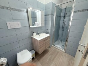 Bathroom - Guest House 'Turri Manna Domo 3' with Balcony, Wi-Fi and Air Conditioning (Turri Manna)