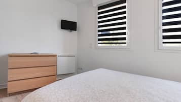 2 bedrooms, bed sheets