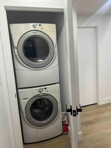 Room-magnificent Brand New Luxurious Bas