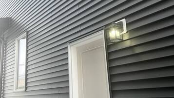 Room, 2 Bedrooms | Exterior detail