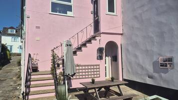 Cottage | Outdoor dining