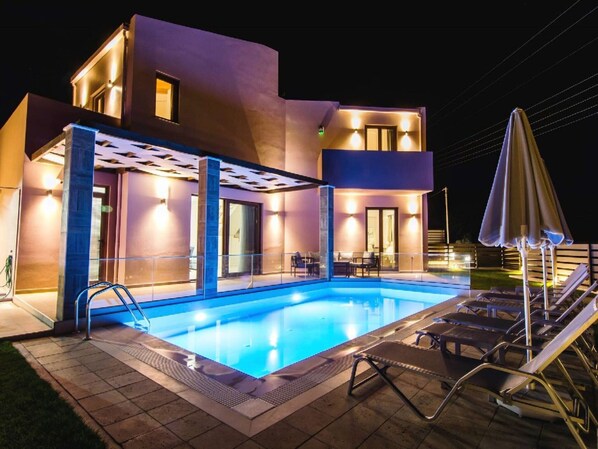 Villa | Pool | Innenpool, Außenpool