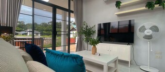 Ubon Hideaway – Private Villa, Just a Short Walk to the Lake, Pets Welcome