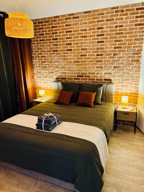 1 bedroom, free WiFi, bed sheets - House with a renovated courtyard—"Le Cocon d'Albi"—5 minutes from downtown (Albi)