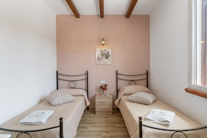 1 habitación, wifi y ropa de cama