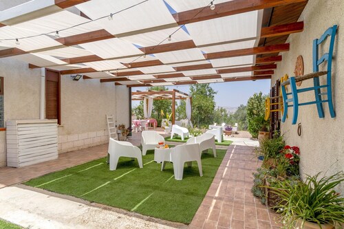 NEW LIFE Villalba Resort - Room '102' with Shared Terrace, Wi-Fi and Air Conditioning