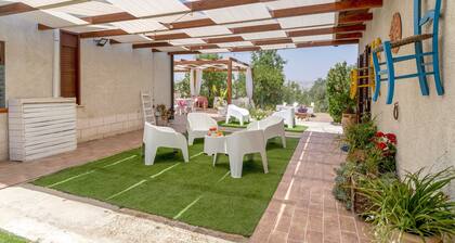 NEW LIFE Villalba Resort - Room '102' with Shared Terrace, Wi-Fi and Air Conditioning