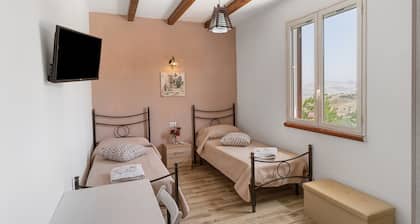 NEW LIFE Villalba Resort - Room '102' with Shared Terrace, Wi-Fi and Air Conditioning