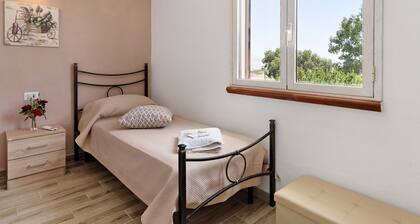 NEW LIFE Villalba Resort - Room '102' with Shared Terrace, Wi-Fi and Air Conditioning