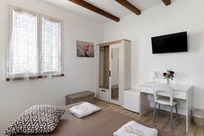 1 habitación, wifi y ropa de cama
