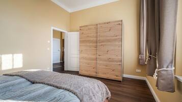 1 bedroom, iron/ironing board, free WiFi, bed sheets