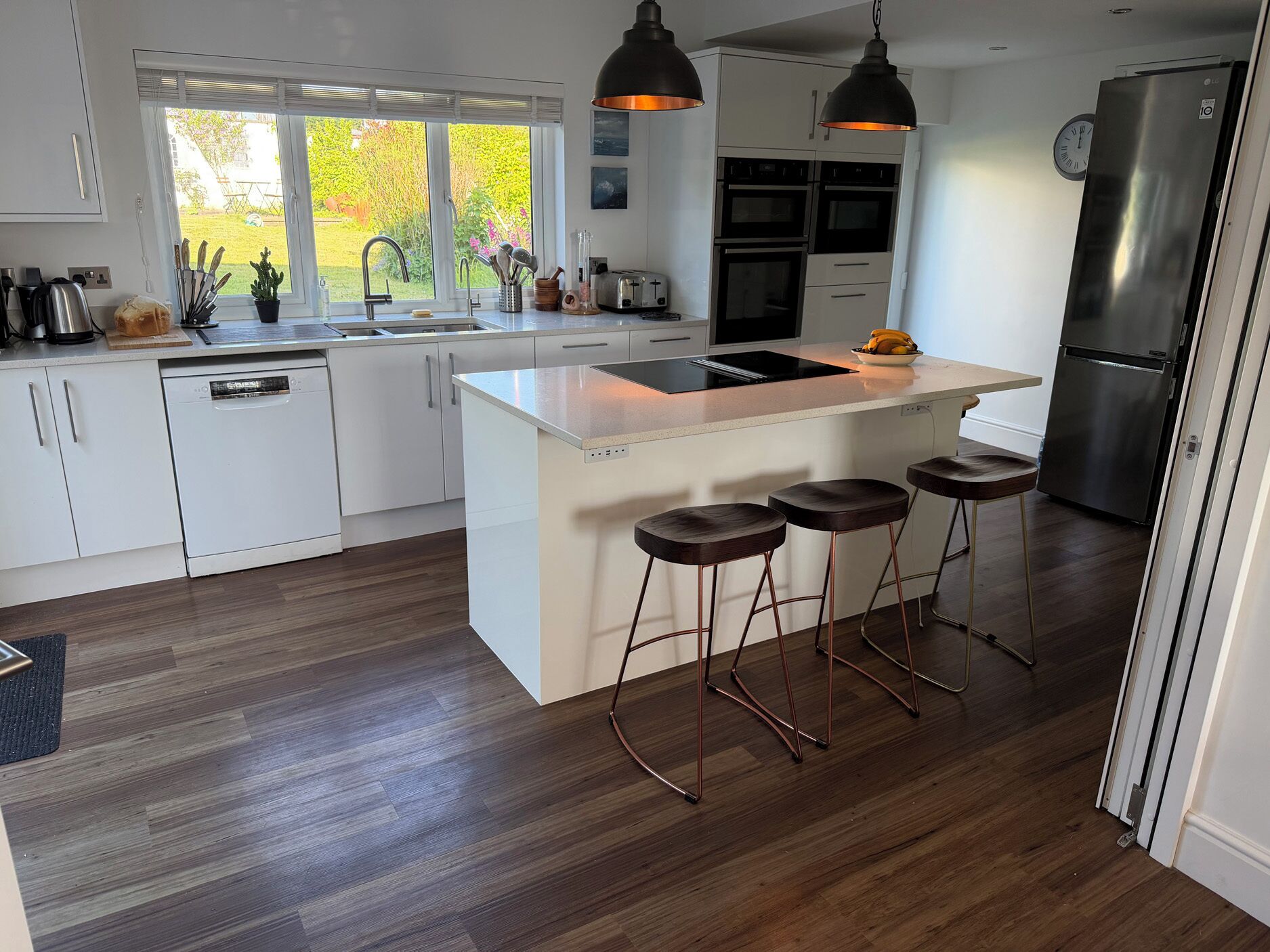 Dishwasher, cookware/dishes/utensils