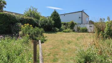 Cottage | Property grounds