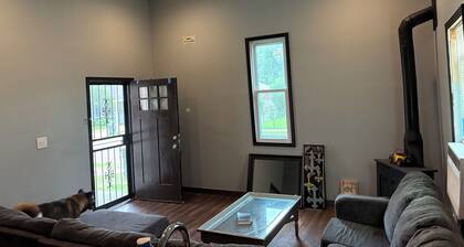 Charming 5 bedroom house with open floor plan in Memphis welcomes you