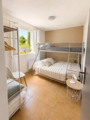 Room - Holiday Home 'Au Relax N°10' with Shared Pool and Terrace (Saint-Crépin-et-Carlucet)
