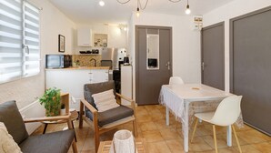 Dining - Holiday Home 'Au Relax N°10' with Shared Pool and Terrace (Saint-Crépin-et-Carlucet)