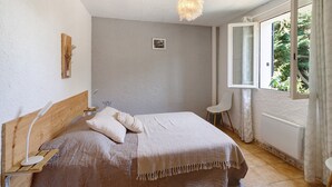 Room - Holiday Home 'Au Relax N°10' with Shared Pool and Terrace (Saint-Crépin-et-Carlucet)