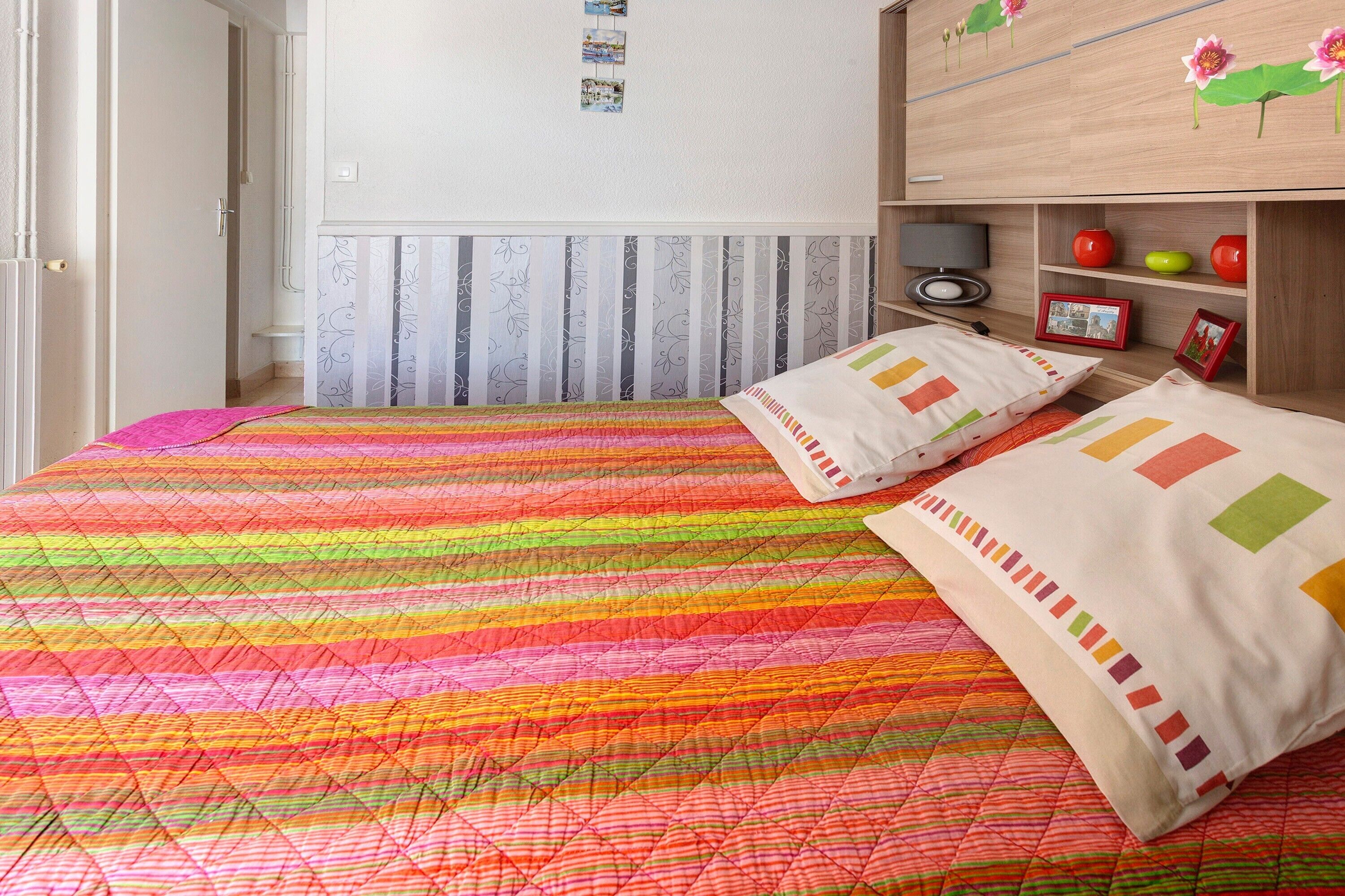 2 chambres, fer et planche à repasser, Wi-Fi, draps fournis