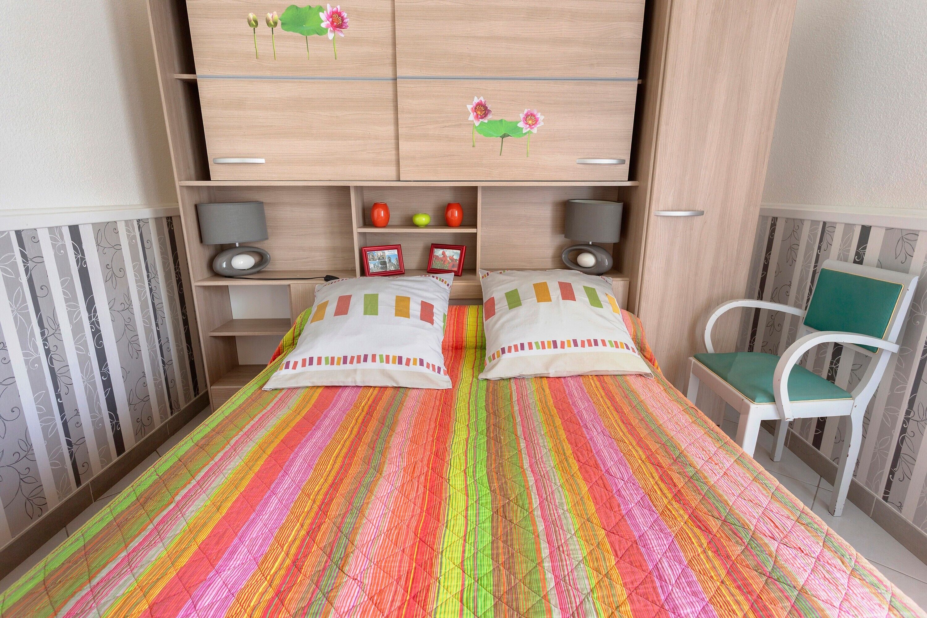 2 chambres, fer et planche à repasser, Wi-Fi, draps fournis