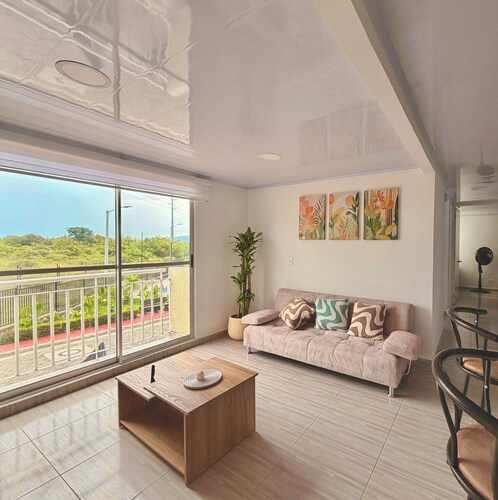 Modern Apartment with Pool Near Unicentro Shopping Center