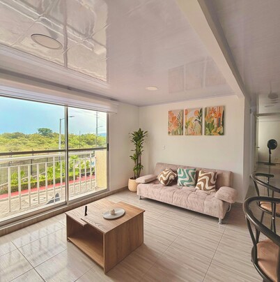 Modern Apartment with Pool Near Unicentro Shopping Center