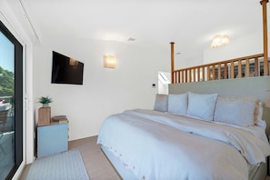 4 Schlafzimmer, Schreibtisch, Bügeleisen/Bügelbrett, kostenloses WLAN