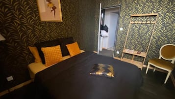 Habitación básica doble, vistas al patio | Wifi gratis