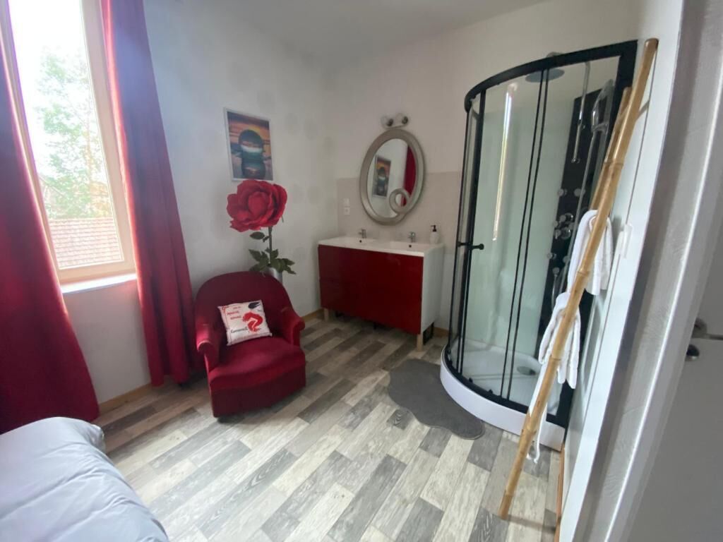 Chambre Double Classique, vue ville | Salle de bain