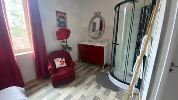 Chambre Double Classique, vue ville | Salle de bain