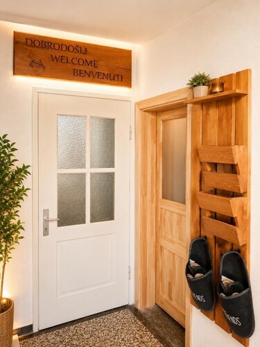 Large Guesthousewith Free Parking near Trieste and Croatia